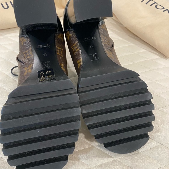 Authentic LOUIS VUITTON Star Trail Ankle boot. Monogram canvas. MINT CONDITION - Picture 3 of 4